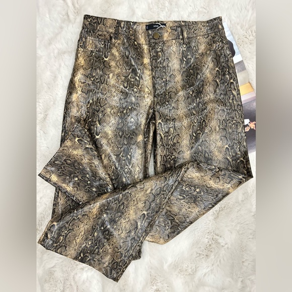 Snake print pants Mango
Like new🔥 - Picture 11 of 13